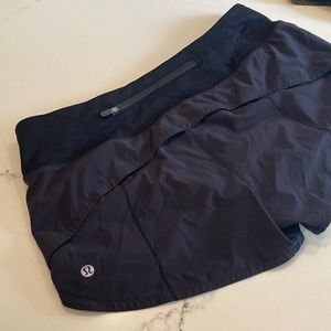 Lululemon black short shorts